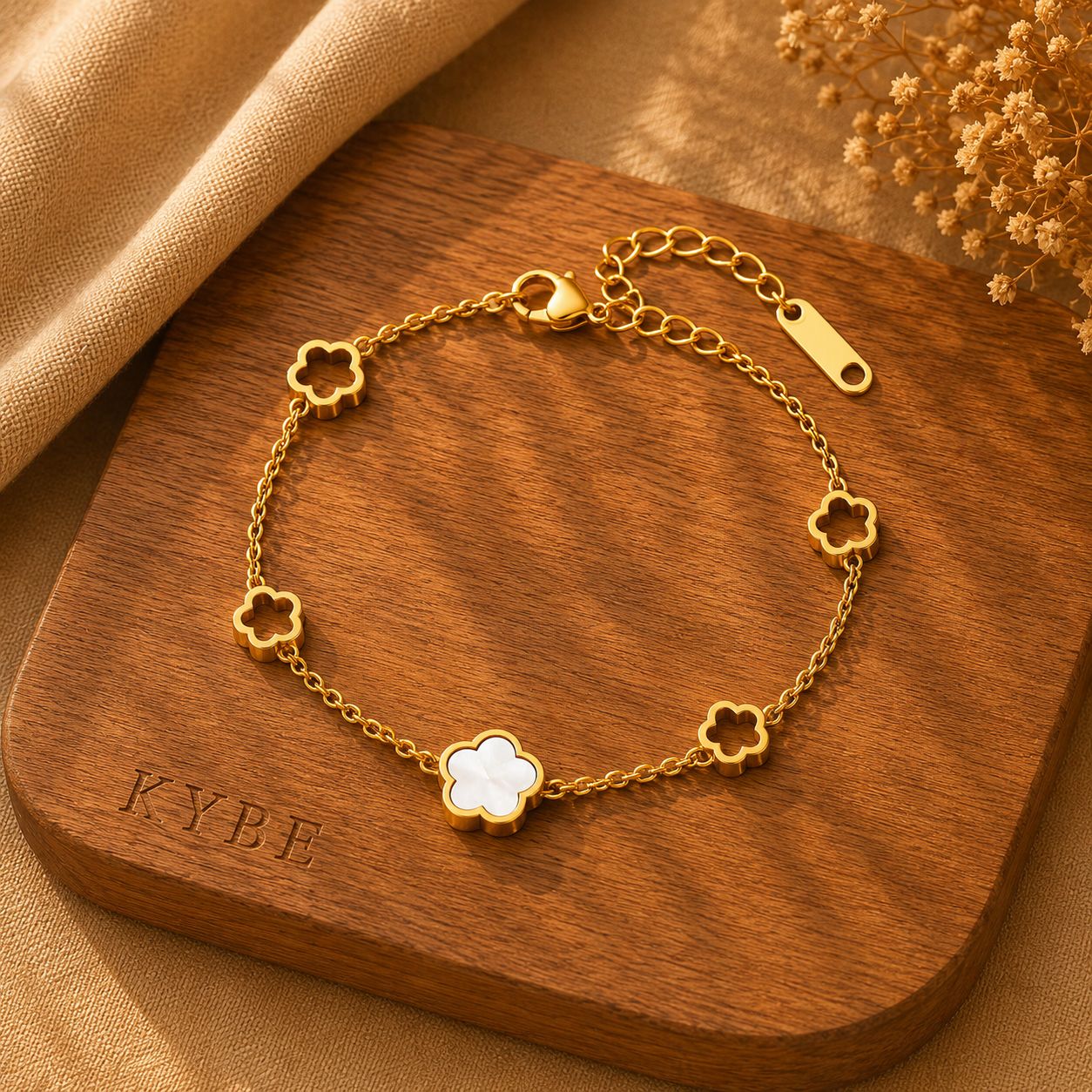 Clover Bracelet- White