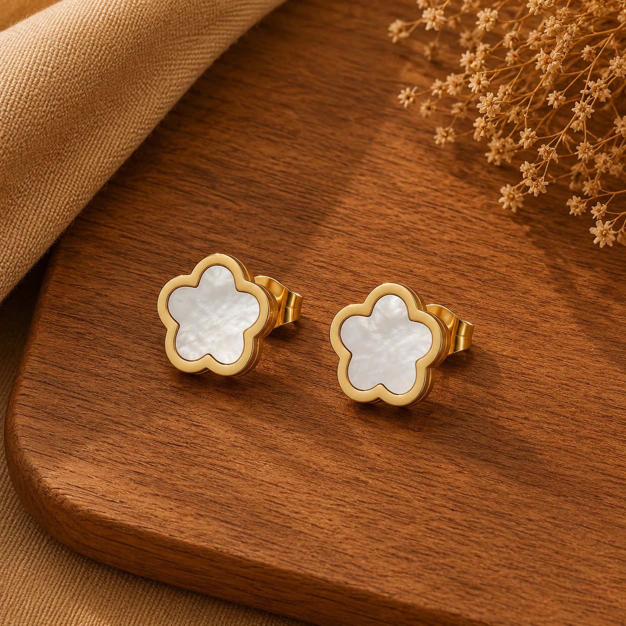 Clover Studs